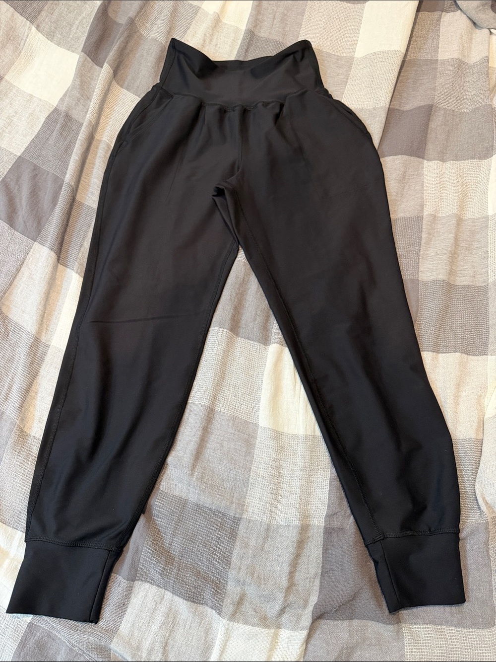 Old Navy Women’s PowerSoft High-Waisted Jogger Pants Black